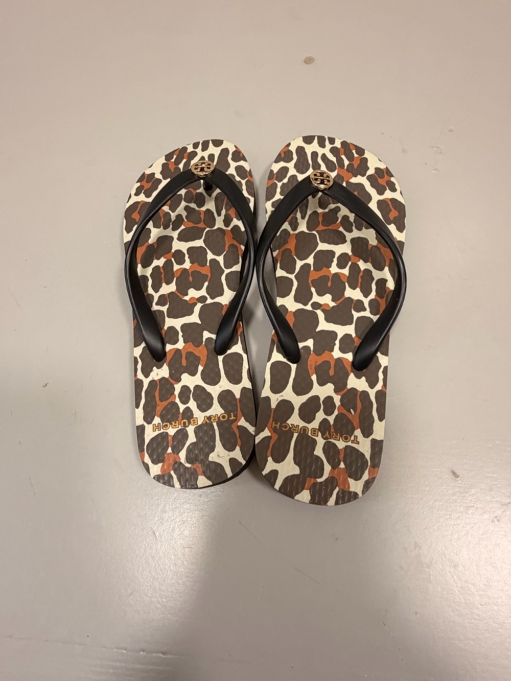Tory Burch Black Strap Leopard Print Flip Flops - Picture 4 of 10